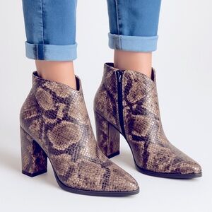 VALERIA Leal‎ Animal Snakeskin Side Zip Booties Made in Mexico Size 5.5